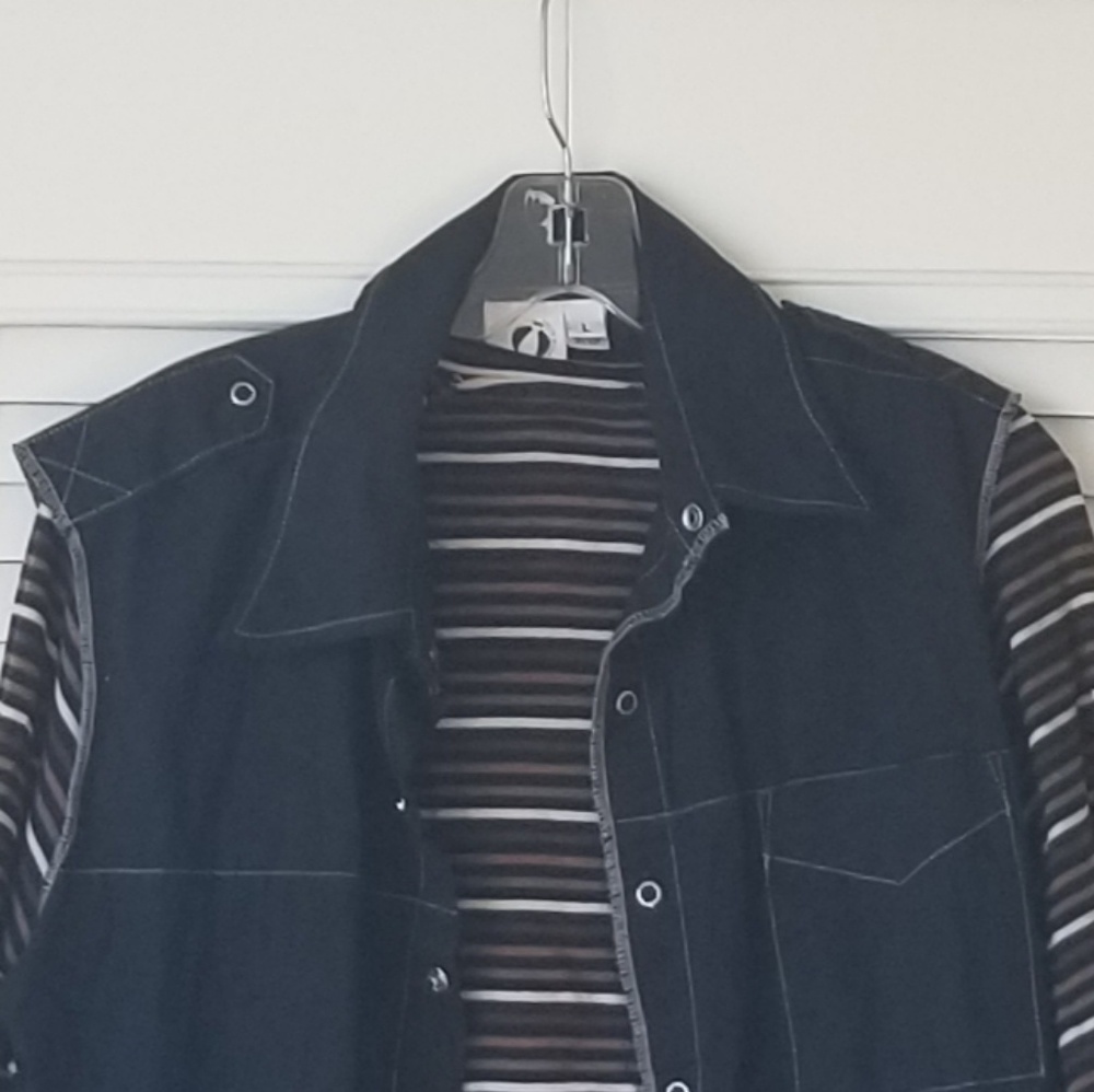 🧳🎁 Sleeveless Black Shirt